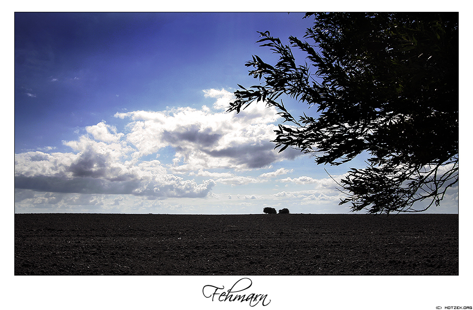 Foto von Fehmarn Feld Wolken Blau Erde