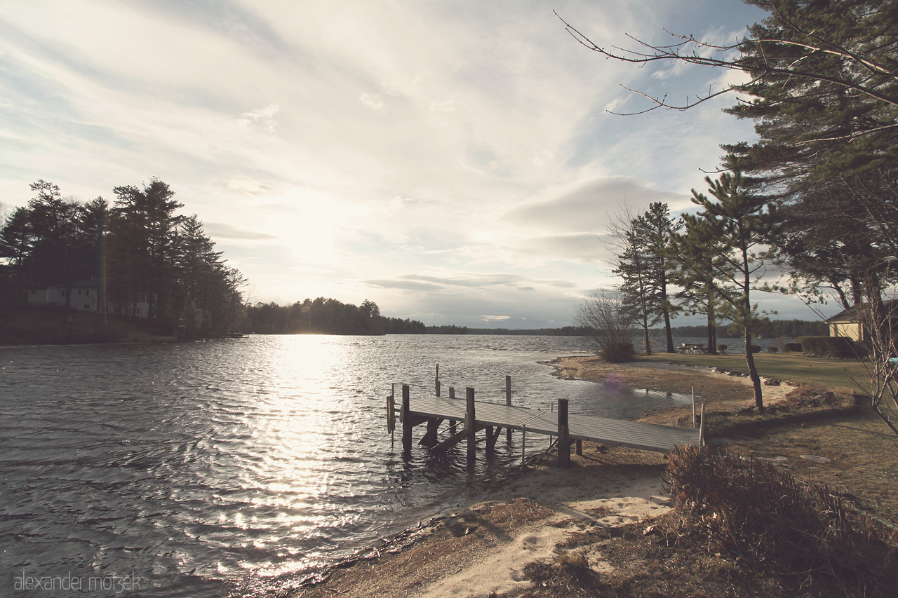 Foto von See mit Steg im Osten der USA