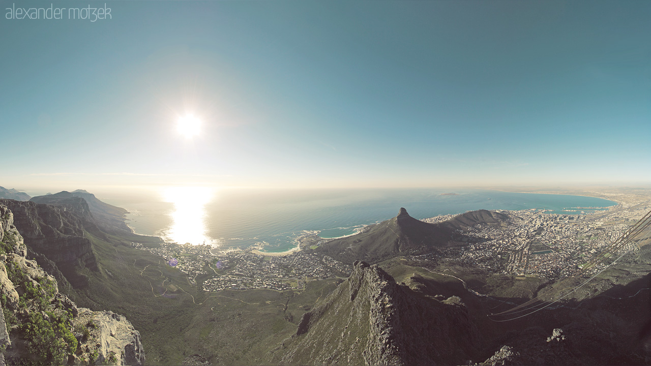 Foto von Blick vom Tafelberg auf Kapstadt und Lions Head