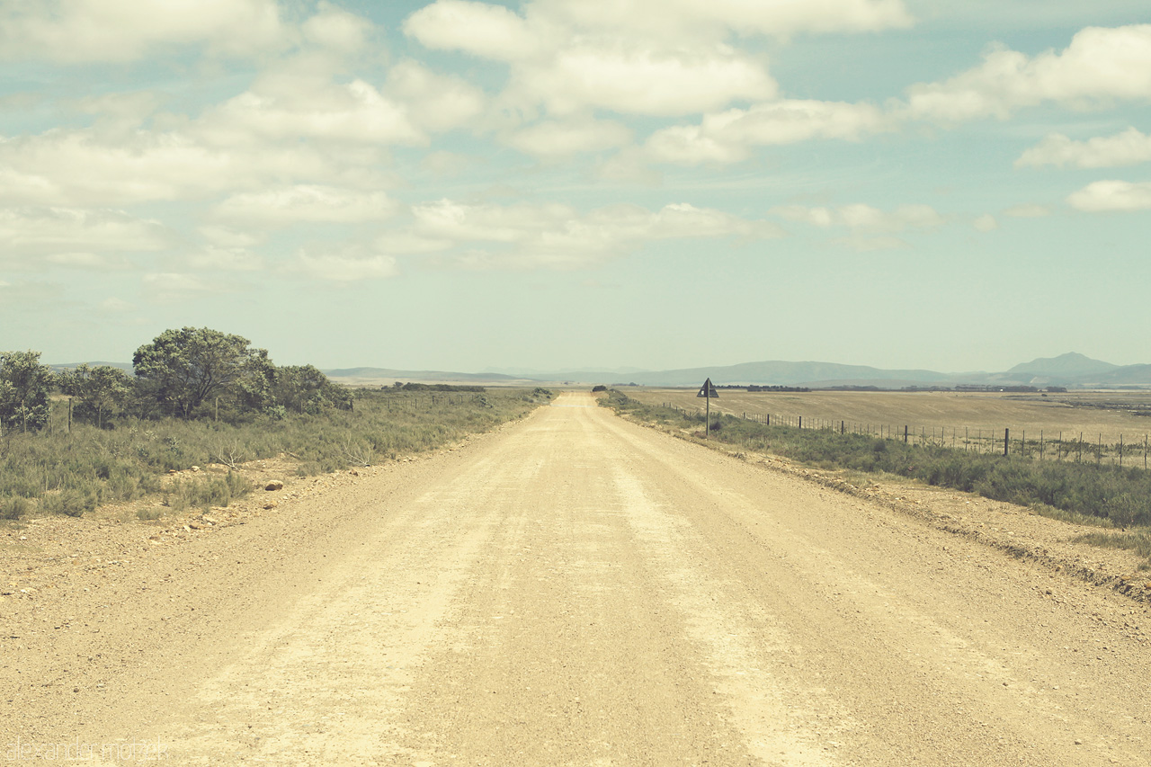 Foto von Lange Schotterpiste im Hinterland der Garden Route in Südafrika